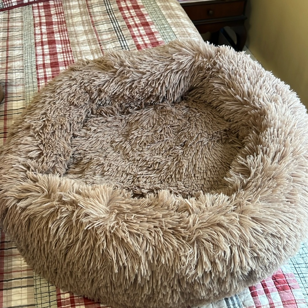 Pupshow orthopedic cuddler bed